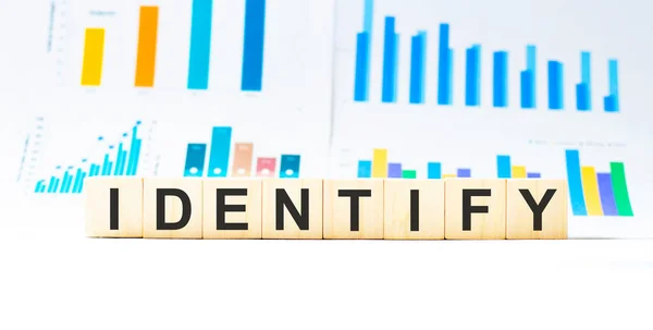 Tahta bloklu kimlik, iş konsepti