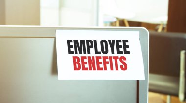 Bilgisayara yapışkan bir not. iş kavramı