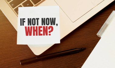 Dizüstü bilgisayardaki sözcük notlarının üst görünümü