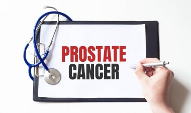 Doktor ve siyah kağıt tabak ve metin PROSTATE CANCER, Tıbbi konsept