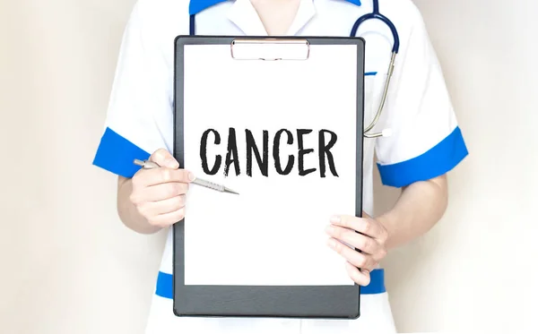 Lekarz Czarny Papier Płyta Tekstem Cancer Koncepcja Medyczna — Zdjęcie stockowe