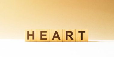 Kelime Yüreği ahşap bloklardan yapılmış, iş konsepti