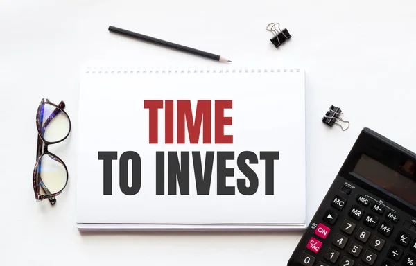 Conceito Negócio Notebook Com Texto Tempo Para Investir Folha Papel — Fotografia de Stock