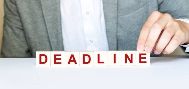 Sözcük Deadline ahşap yapı taşlarından yapıldı