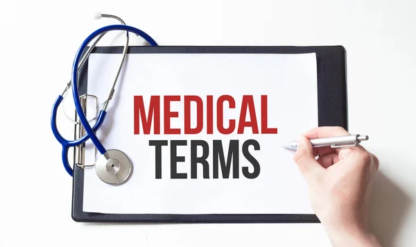 Лікар Тримає Картку Текстом Medical Terms Медична Концепція — стокове фото