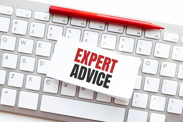 Palavras Expert Advice Escrito Papel Rasgado Teclado Computador — Fotografia de Stock