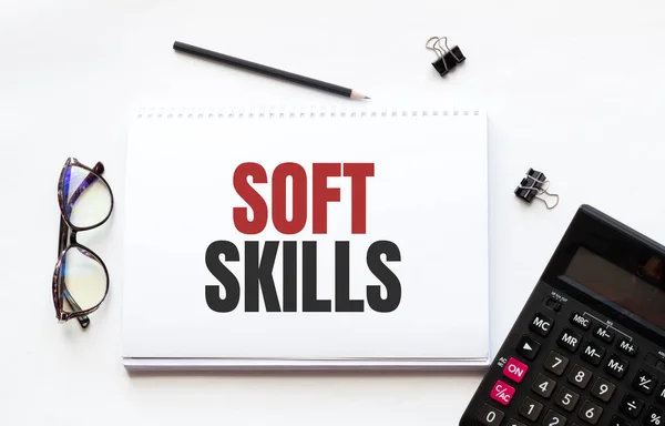 Affärsidé Anteckningsbok Med Text Soft Skills Blad Vitt Papper För — Stockfoto