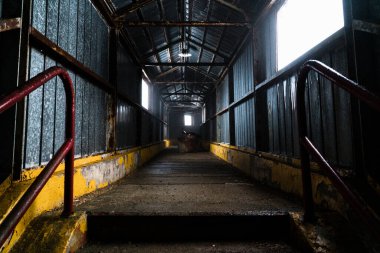 Sardunya 'da terk edilmiş eski bir NATO üssü. Kar yağarken çekilmiş.