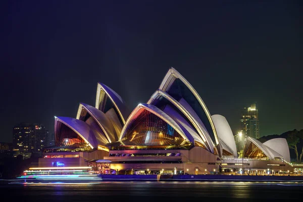 Geceleri Sydney Opera Binası