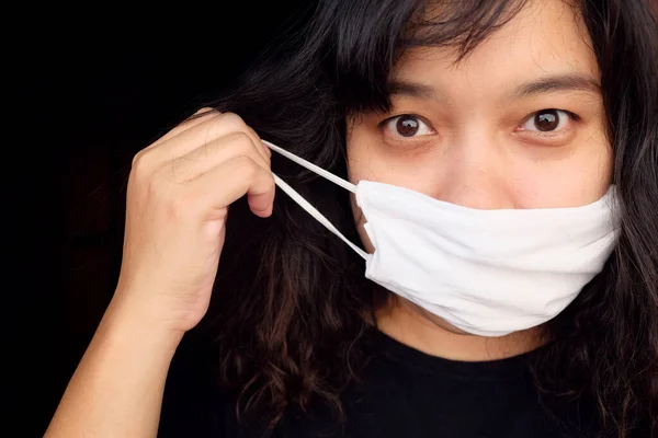 Asiatica Donna Tailandese Indossa Una Maschera Panno Bianco Prevenire Virus — Foto Stock