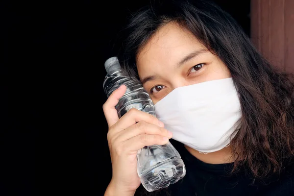 Taylandlı Bir Kadın Tayland Covid Veya Corona Virüsünü Hava Kirliliği — Stok fotoğraf