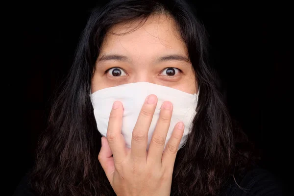 Asiatica Donna Tailandese Indossa Una Maschera Stoffa Bianca Prevenire Virus — Foto Stock