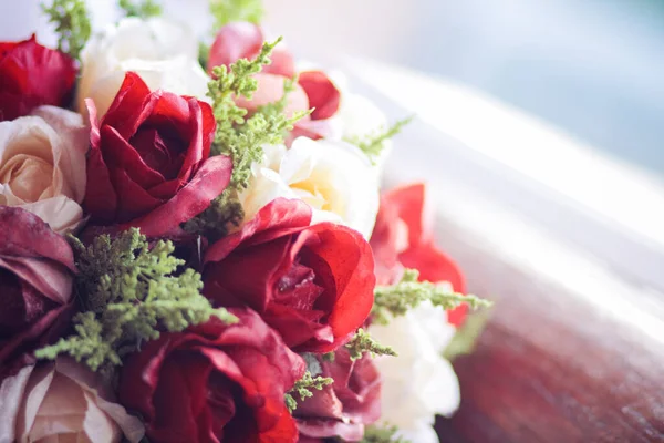 Bella Rosa Mazzo Fiori Sedia Vintage Cerimonia Nuziale San Valentino — Foto Stock