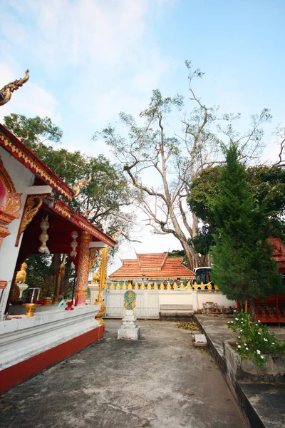 Traditionele Thaise Stijl Gouden Naga Art Roof Sculptuur Oude Boeddhistische — Stockfoto