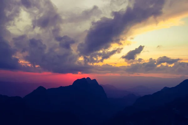 Solnedgång Himmel Och Moln Vacker Färgglad Skymning Tid Med Silhuett — Stockfoto