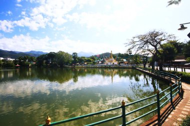 Meahongson Eyaleti, Tayland 'daki Central Park' taki Lake Pool Gölü.