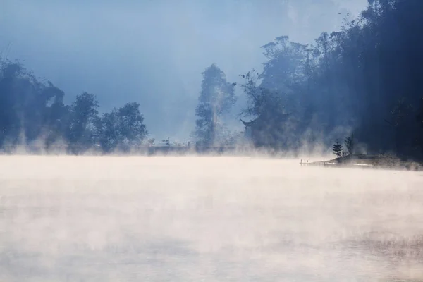 Beau Paysage Paradis Brume Brouillard Sur Lac Lever Soleil Brillant — Photo