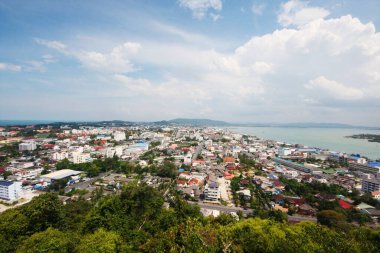 SONGKHLA, THAILAND - 09 Mayıs 2012: Songkla şehri ve Samila plajı ve deniz manzarasının güzel manzarası 
