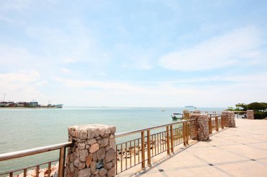 SONGKHLA, THAILAND - 09 Mayıs 2012: Samila plajı ve deniz manzarasının güzel manzarası 