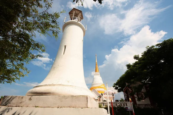 Songkhla Tailandia Mayo 2012 Faro Blanco Ubicado Con Mirador Montaña — Foto de Stock