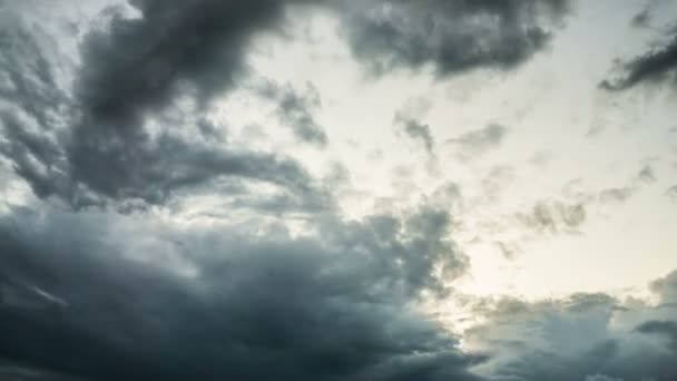 Sombres Nuages Orageux Couvrent Ciel Fait Sombre Comme Nuit — Video