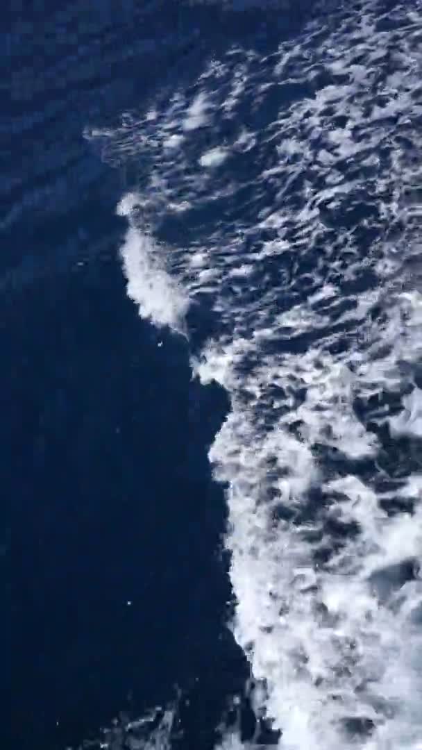 Espumosa Água Mar Mediterrâneo Disparada Mar Aberto Diretamente Cima — Vídeo de Stock