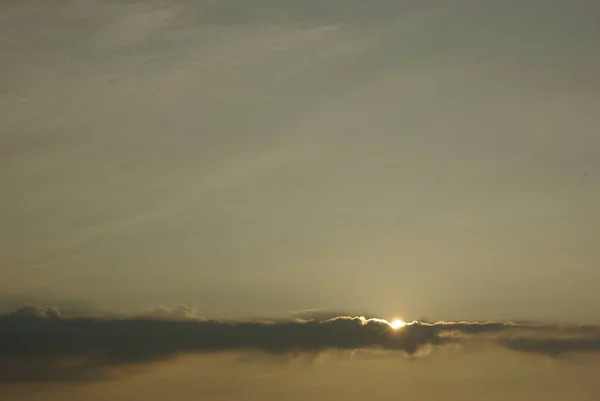 雲の中の太陽 — ストック写真