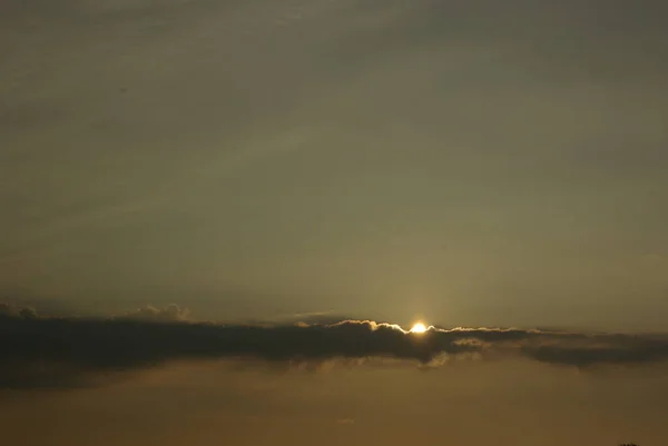 Die Sonne Den Wolken — Stockfoto