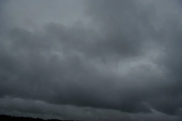 Nuages Sombres Dans Ciel Alarmant — Photo