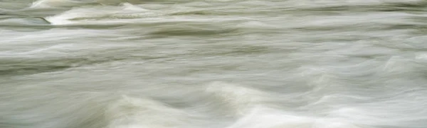 Sfocare Movimento Dell Acqua Tra Pietre Fotografia Lunga Esposizione — Foto Stock