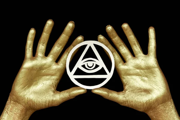 新しい時代の近代的な魔法 儀式のためのオカルトシンボル 黒を背景に黄金の手でプロビデンスの目 ポスター バナー 壁紙用 — ストック写真