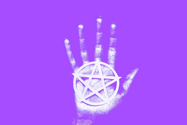 Symbole Pentacle Main Sur Fond Violet — Photo