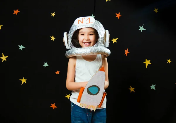 Porträt Eines Süßen Kleinen Mädchens Aus Aisan Das Weltraum Hause — Stockfoto