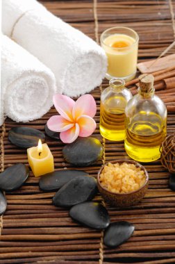 Güzel spa frangipani mat ile kompozisyon