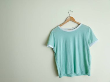 Askıda Asılı Asılı Askı Minimum Tasarım Kopyalama Boşluğu