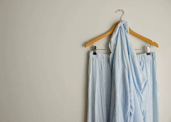 옷걸이 Cotton Pajamas Nightwear on Hanger Minimal Design Copy Space — 스톡 사진