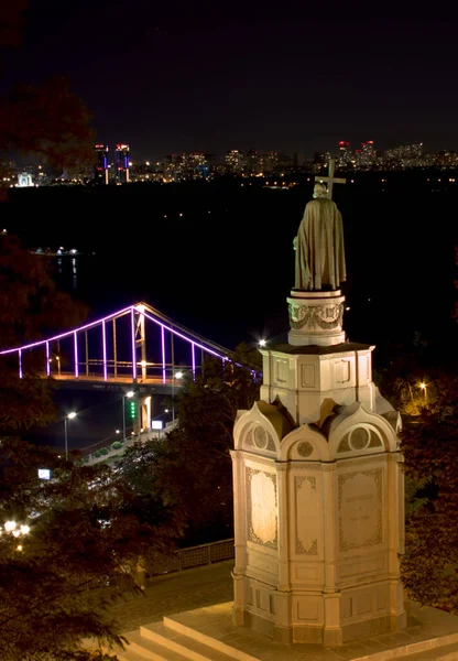 Kiev Noite Monumento Vladimir Vista Noturna Com Luzes Cidade — Fotografia de Stock