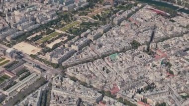 Eyfel Kulesi Paris merkezi civarında mimarisi