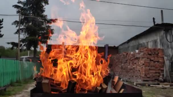 Grande Chama Quente Grill Câmera Lenta — Vídeo de Stock