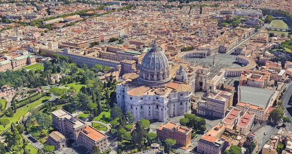 Uçuş yüksekliğinden Vatikan St Peters Kilisesi mahalle