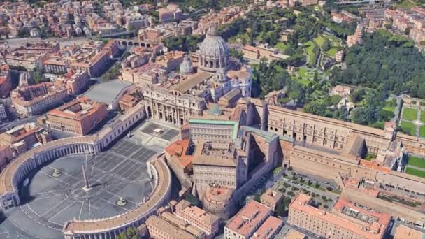 Närheten av St Peterskyrkan i Vatikanen från en höjd av flygning i 3D — Stockvideo