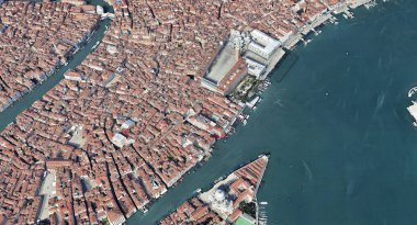 Quadrocopter, Grand Canal, 2019 3D olarak yükseklikten Venedik Italya