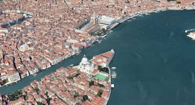 Quadrocopter, Grand Canal, 2019 3D olarak yükseklikten Venedik Italya
