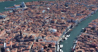 Quadrocopter, Grand Canal, 2019 3D olarak yükseklikten Venedik Italya