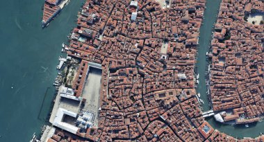 Quadrocopter, Grand Canal, 2019 3D olarak yükseklikten Venedik Italya