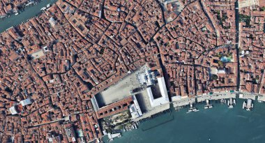 Quadrocopter, Grand Canal, 2019 3D olarak yükseklikten Venedik Italya