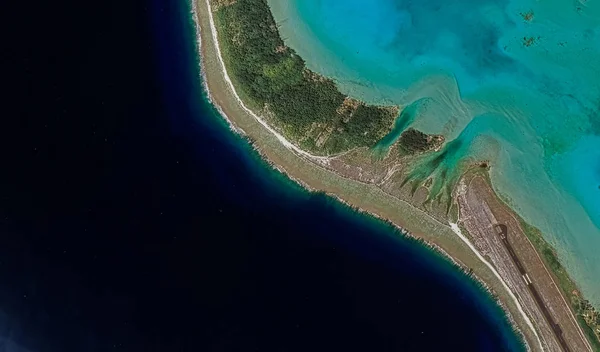 Τοπίο της ακτής του νησιού Resort Bora Bora από την θέα ενός πουλιού — Φωτογραφία Αρχείου