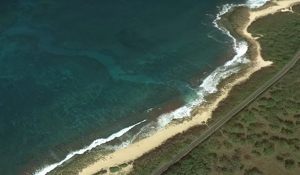 L'océan Pacifique, Honolulu Hawaii États-Unis avec l'altitude du drone — Photo