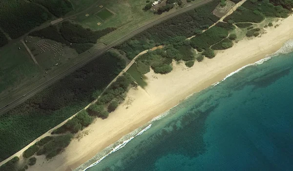 The Pacific ocean, Honolulu Hawaii Estados Unidos con la altitud del dron — Foto de Stock