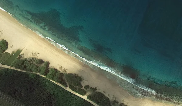 The Pacific ocean, Honolulu Hawaii Estados Unidos con la altitud del dron —  Fotos de Stock